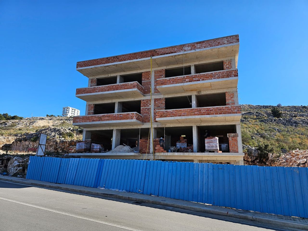 Ottima Proprietà In Un Nuovo Edificio In Vendita A Saranda In Albania Con Una Bella Vista A Pochi Passi Dal Mare