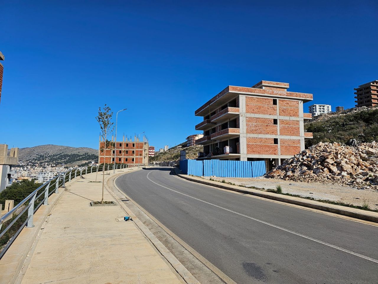 Tolle Immobilie In Einem Neuen Gebäude Zum Verkauf In Saranda Albanien Mit Schöner Aussicht Nur Wenige Schritte Vom Meer Entfernt