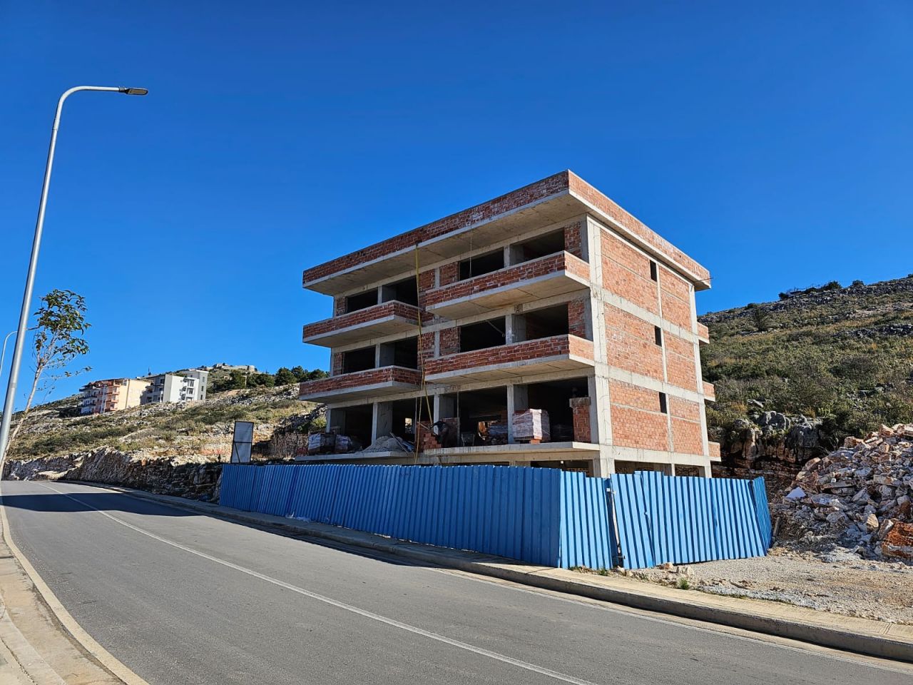 Tolle Immobilie In Einem Neuen Gebäude Zum Verkauf In Saranda Albanien Mit Schöner Aussicht Nur Wenige Schritte Vom Meer Entfernt