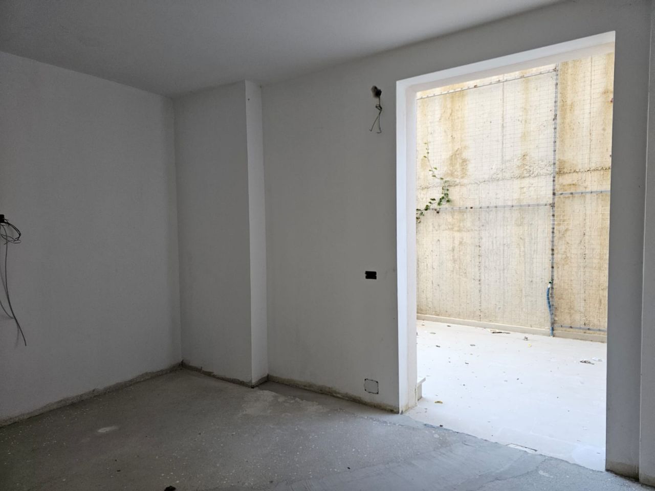 Apartment For Sale In Saranda, Positioned In A Great Location, With A Total Sea View