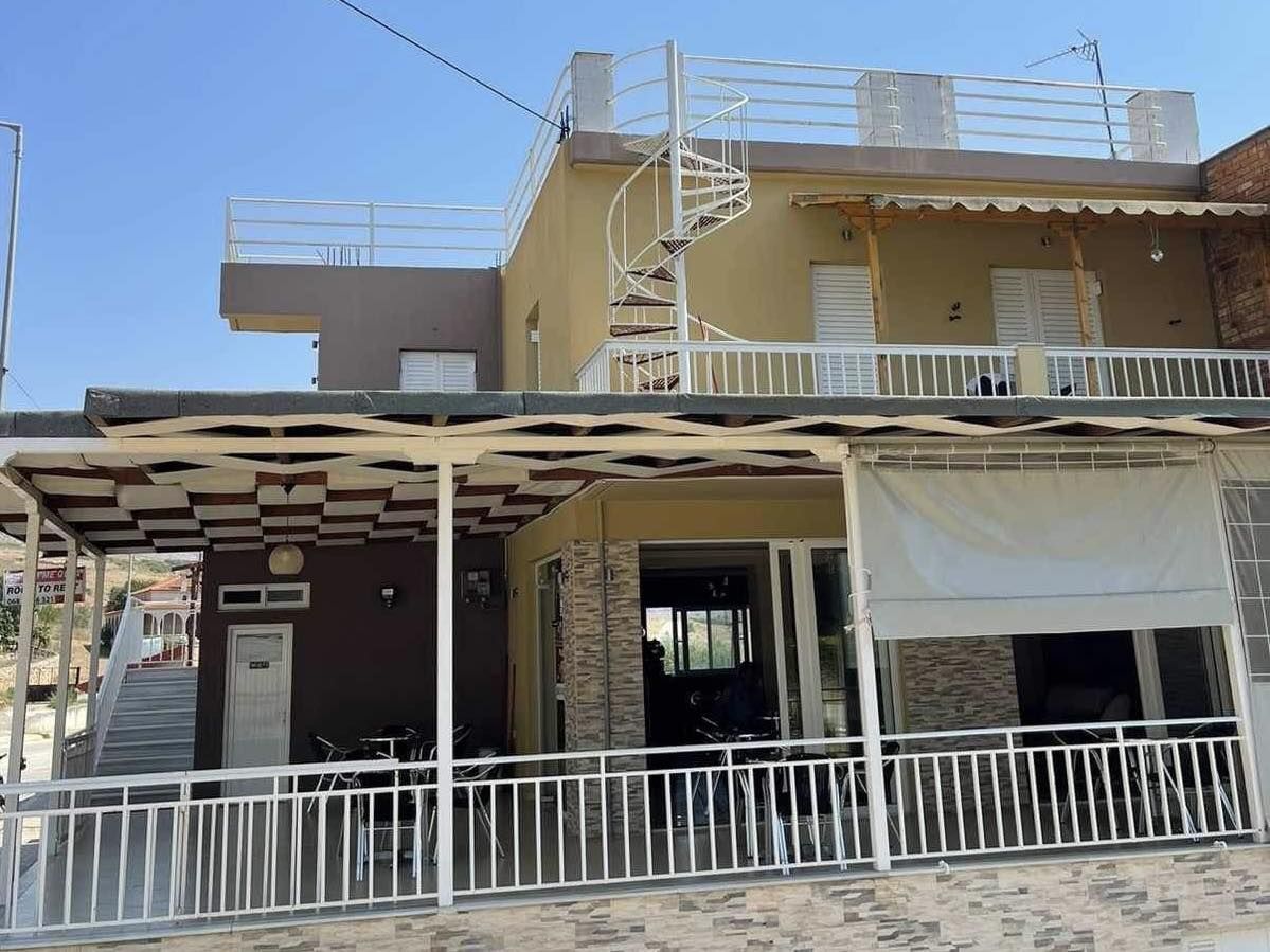 Ładny Dom Na Sprzedaż W Sarandzie W Albanii