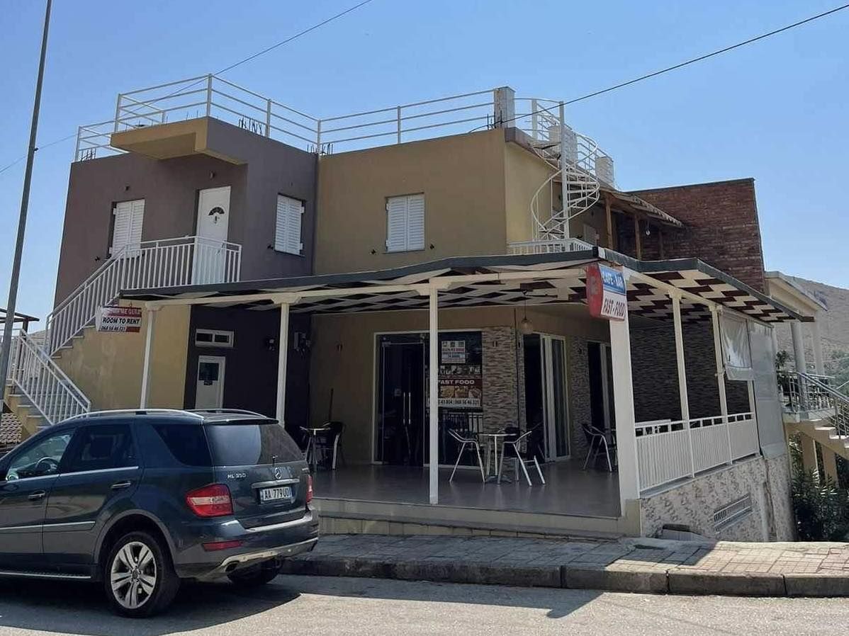 Ładny Dom Na Sprzedaż W Sarandzie W Albanii