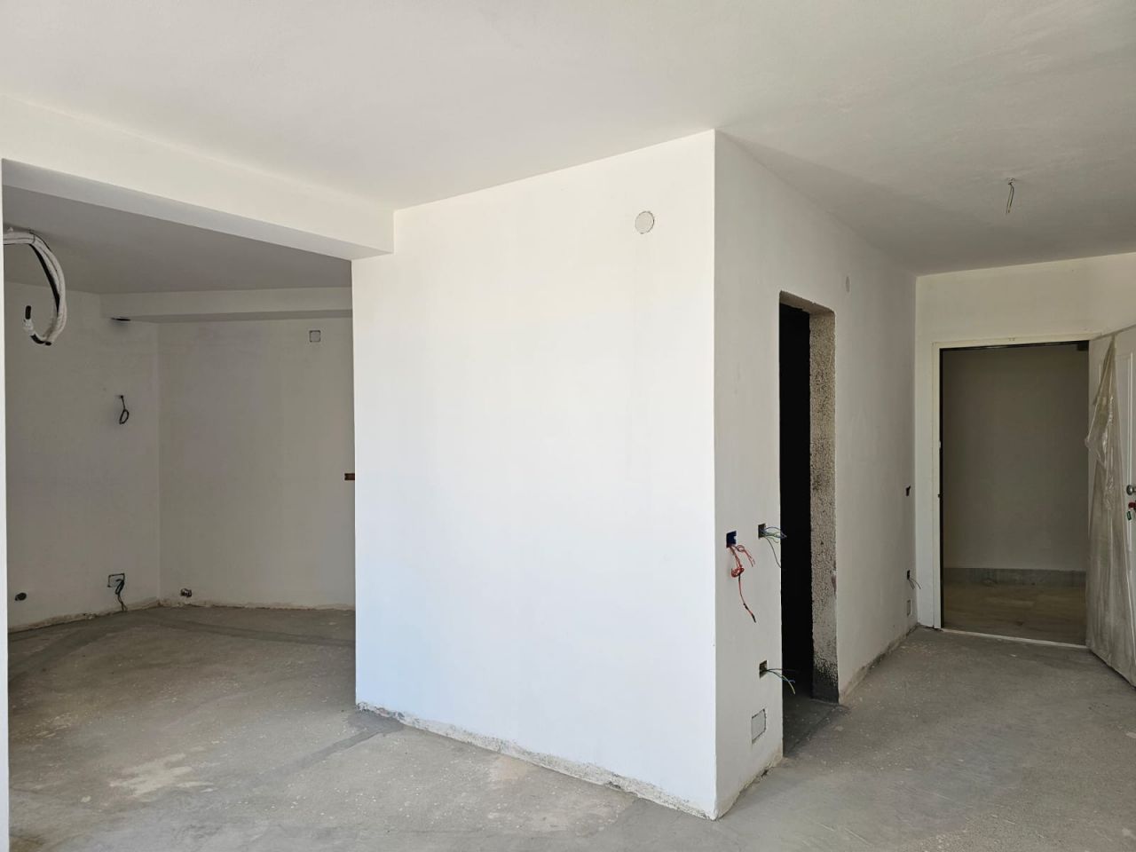 Apartment For Sale In Saranda Albania