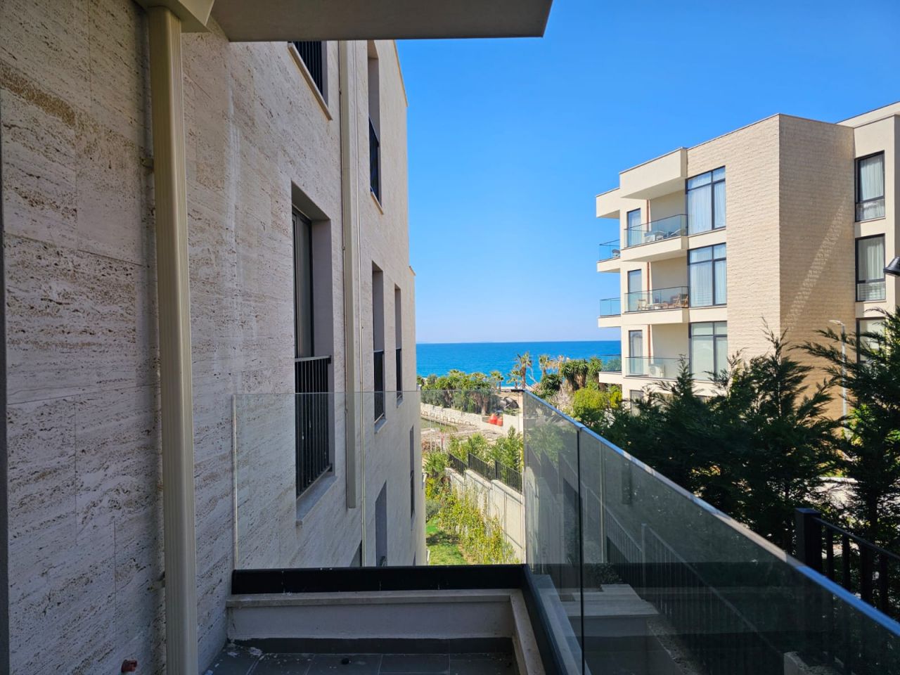 Apartment For Sale In Saranda, Positioned In A Great Location, With a Full View Of The Ionian Beach