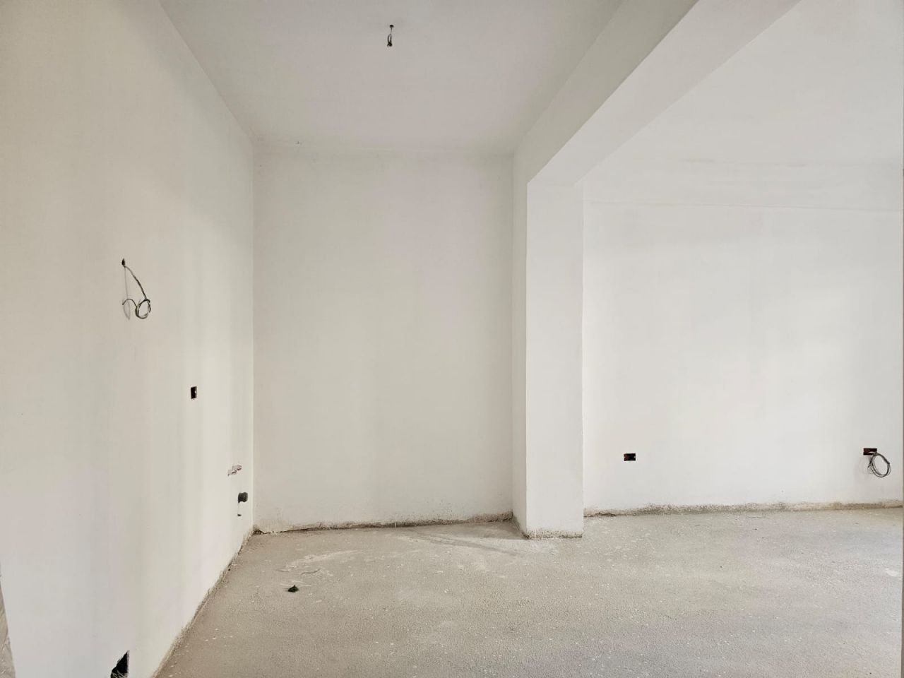 Apartment For Sale In Saranda, Positioned In A Great Location, With a Full View Of The Ionian Beach