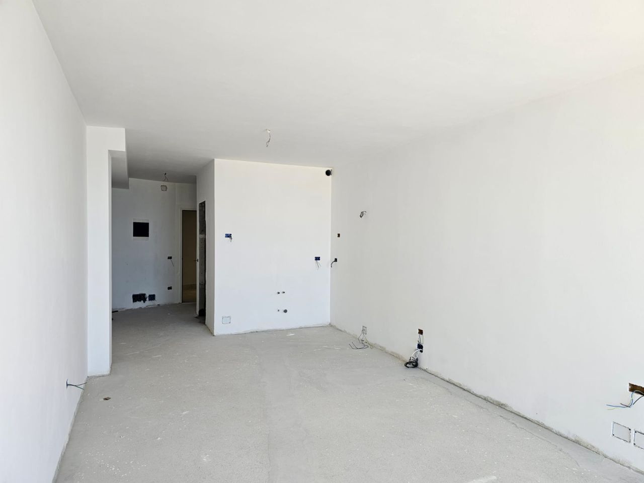 Mieszkanie Na Sprzedaż W Sarandzie W Albanii, Położone W Spokojnej Okolicy, Blisko Plaży