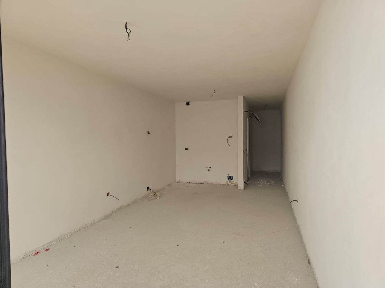 Eladó Lakás Saranda Albániában, Az Első Sorban Található, Nagyszerű Kilátással A Tengerre