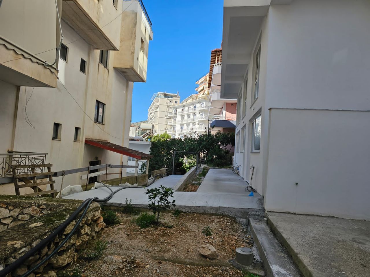 Mieszkanie Dwupoziomowe Na Sprzedaż W Sarandzie W Albanii