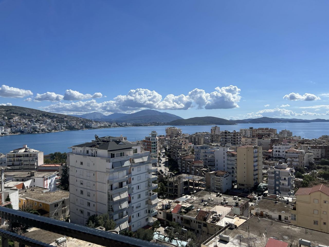 Két Hálószobás Apartman Teljes Kilátással A Tengerre Saranda Albániában