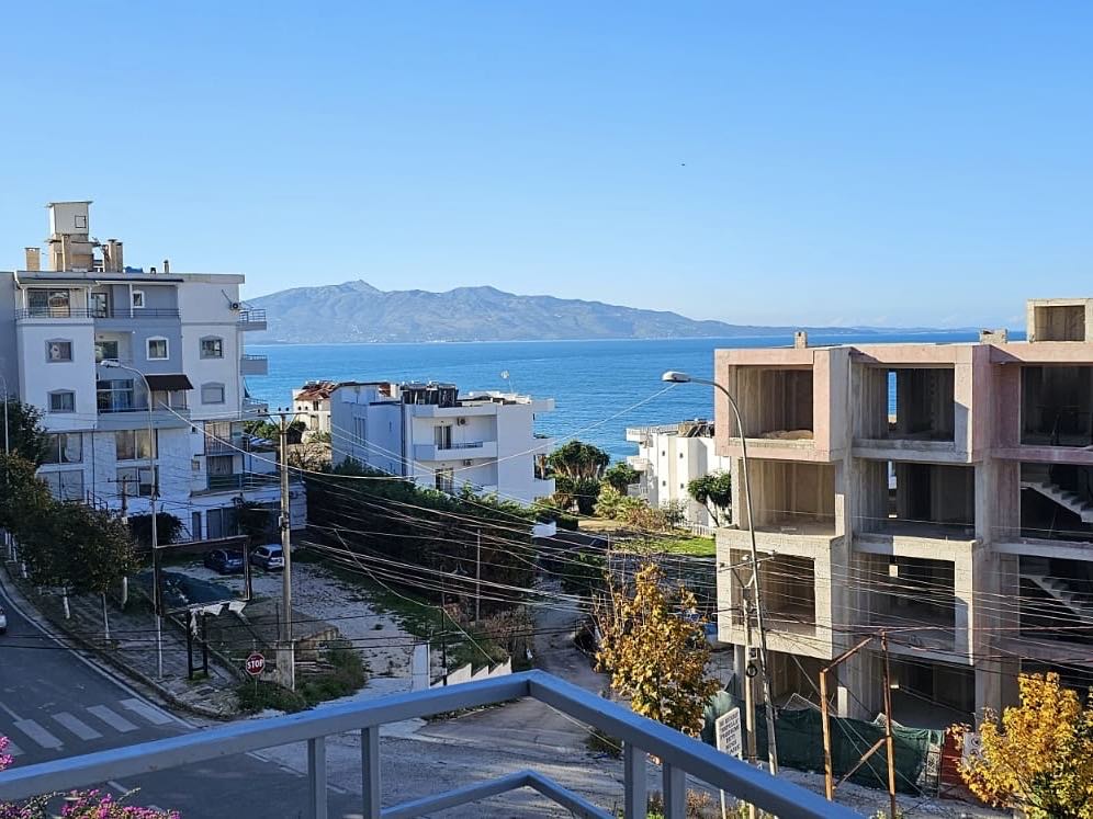 Albanien Immobilien in Saranda zu verkaufen, in einer sehr guten Gegend gelegen, mit tollem Meerblick