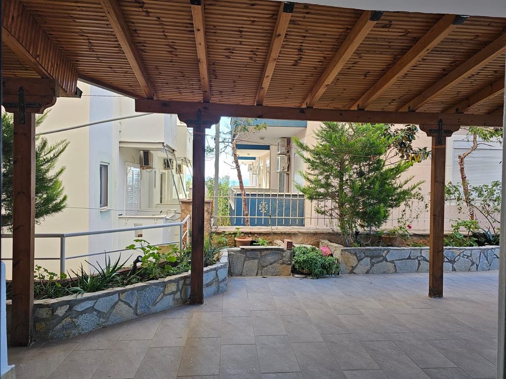 Недвижимость в Албании в Саранде на продажу, в хорошем состоянии, полностью меблированная