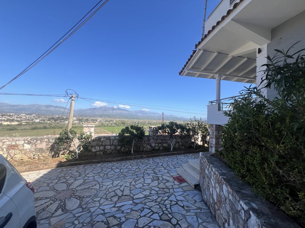 Villa For Sale In Saranda Albania, Located In A Good Area, Featuring Three Bedrooms And Two Balconies