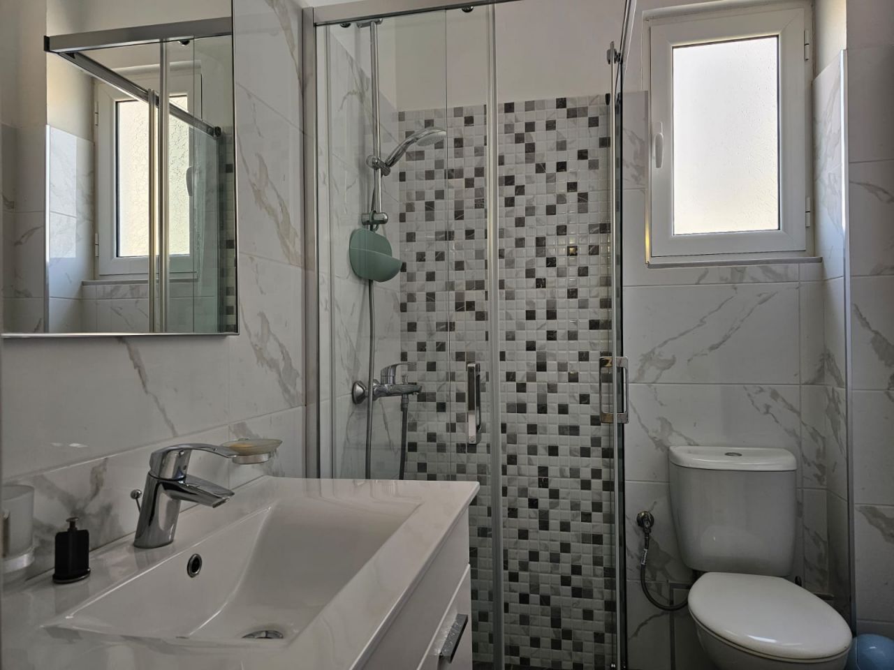 Apartament 1+1 Dhe Garsoniere Per Shitje Ne Sarande 