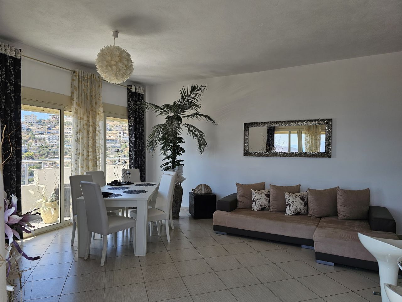Apartments in Saranda for Sale. 