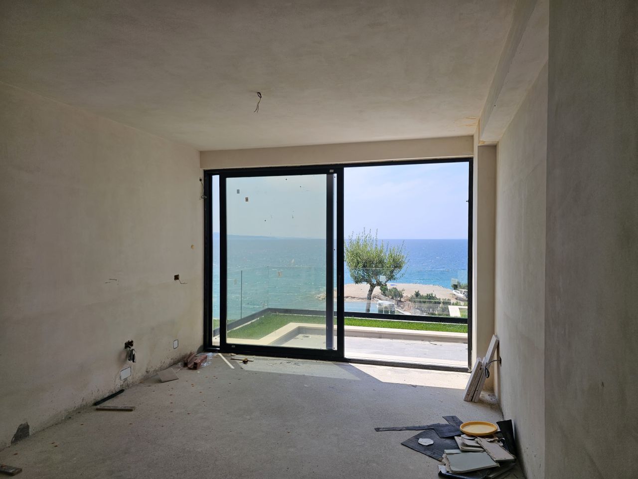 4 Apartment For Sale In Sarande, Rruga Butrinti