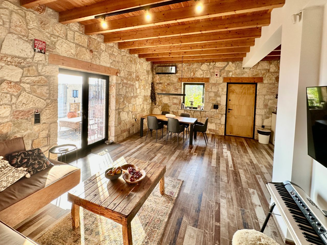 4 Villa For Sale In Saranda, Street Çelo Picari