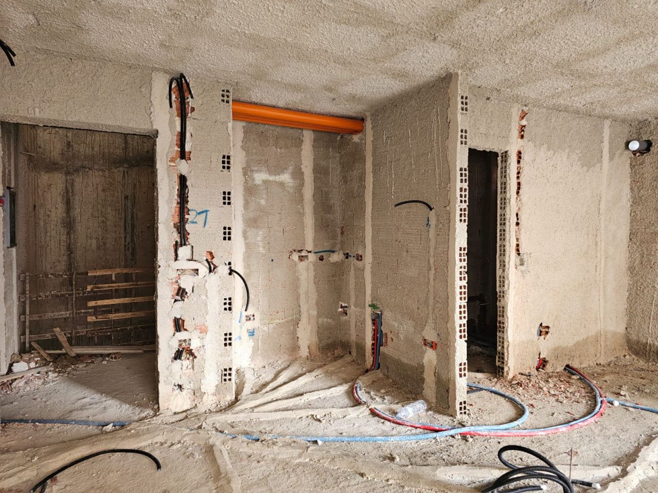 Apartment For Sale In Saranda Albania, Located In A Quiet Area, Close To The Beach