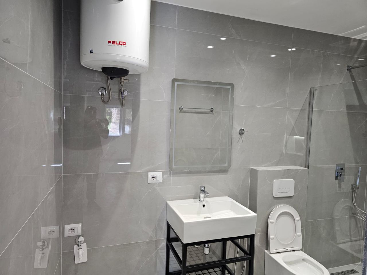 First Line Apartment For Sale In Saranda