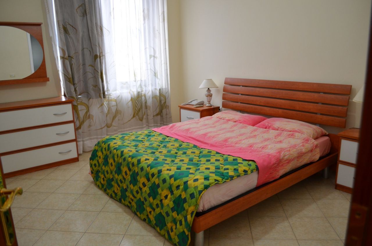 Møblert leilighet til leie i Tirana, hovedstaden i Albania.
