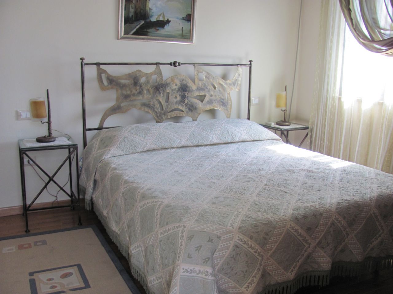 Three bedroom apartment for rent in a prestigious location in Tirana