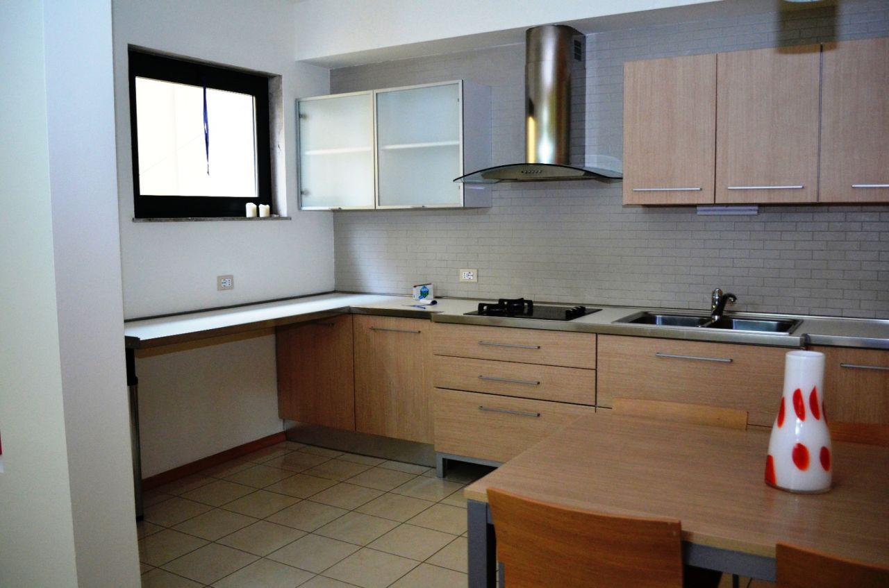 Rental apartment in Albania capital, Tirana. It is located near Elbasani Street, and it is in very good conditions. 