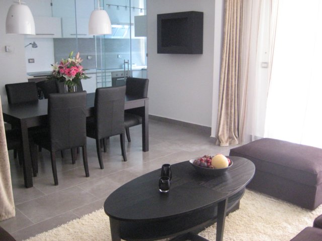 Appartamento di una camera da letto, in affitto a Tirana