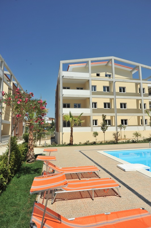Appartamento con tre camere da letto in affitto a Tirana