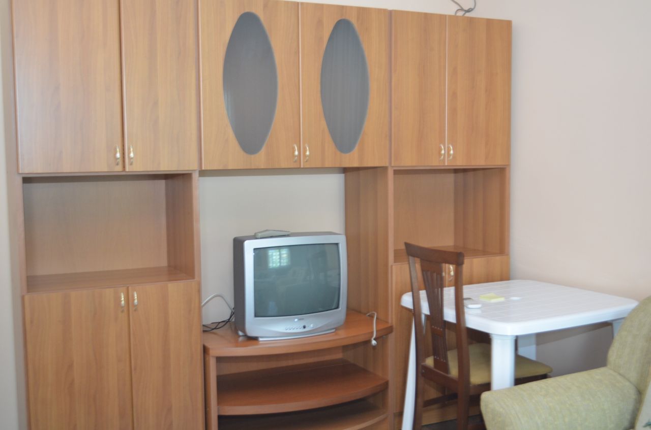 Аренда квартиры с 1 спальней в Тиране