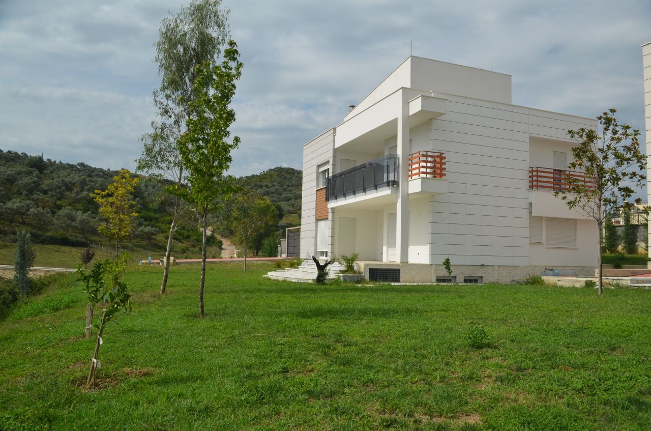 Villa for Rent in Tirana with very big garden outside. three floors