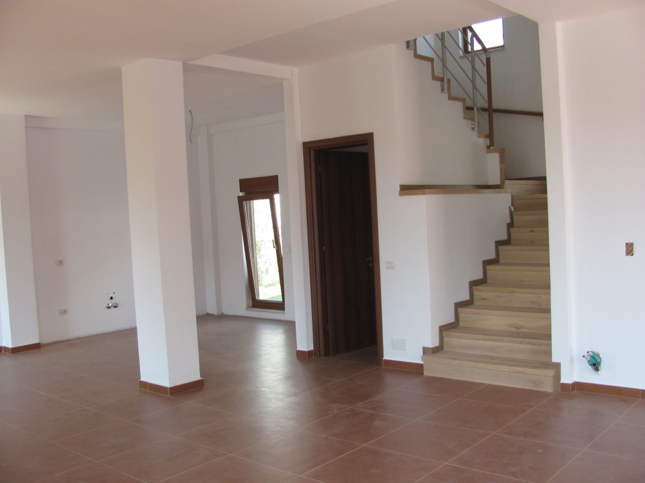 property for rent in tirana, the construction is brand new and the place very peaceful