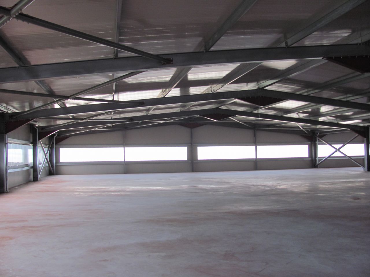 Warehouse for rent in the highway Tirana-Durres