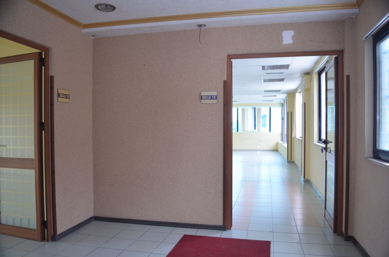 Building for Offices for Rent located in the center of Tirana