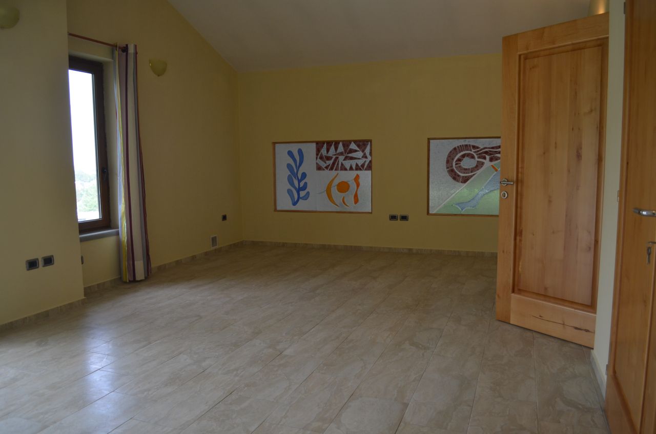 Villa for Sale in the vicinities of Tirana