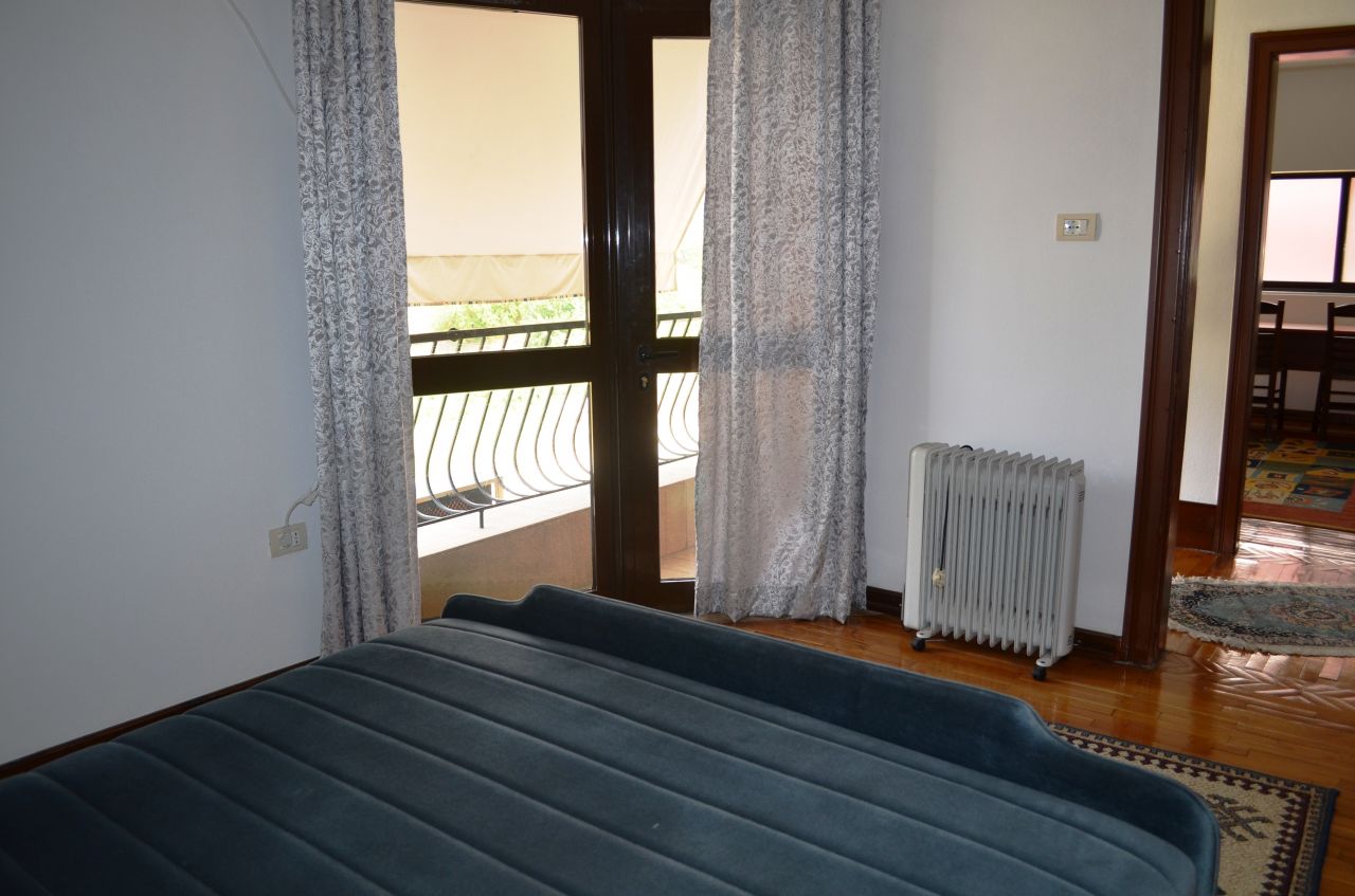 Appartamento su due piani in Affitto vicino al Elbasani Street a Tirana