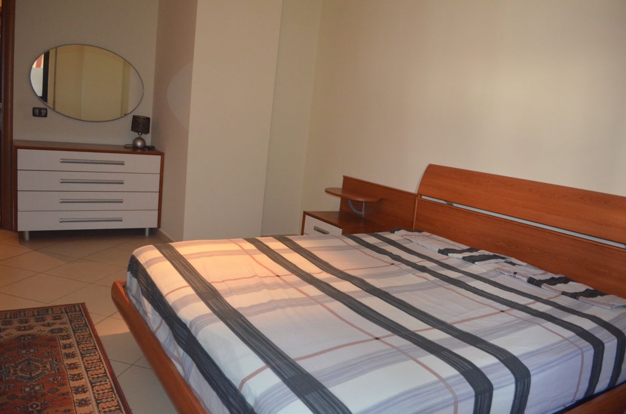 Albánia Property Group kínálja ezt lakás kiadó található Tiranában.