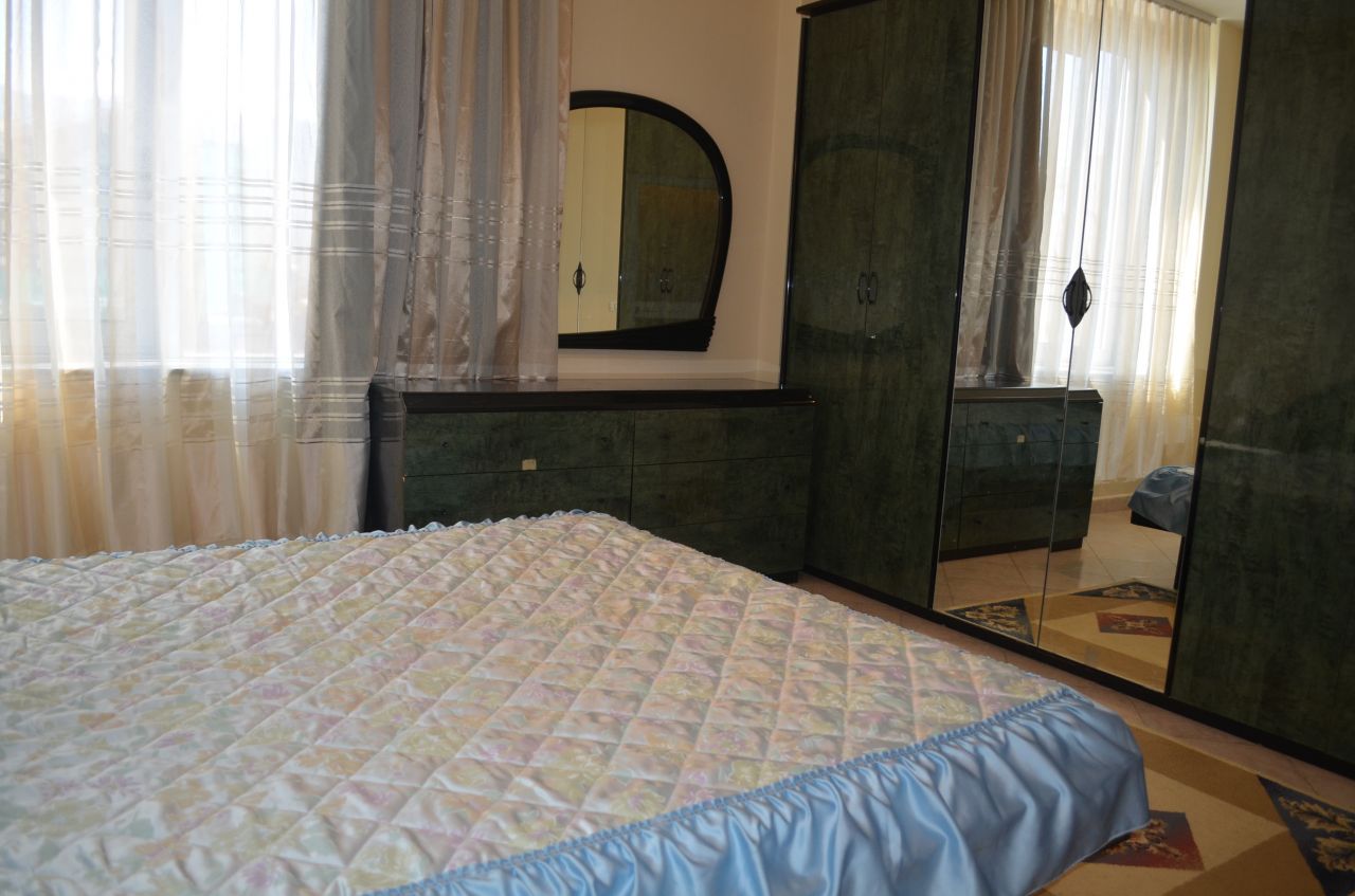 Квартира в аренду в центре Тираны, предлагаемых Албания Property Group предлагает.