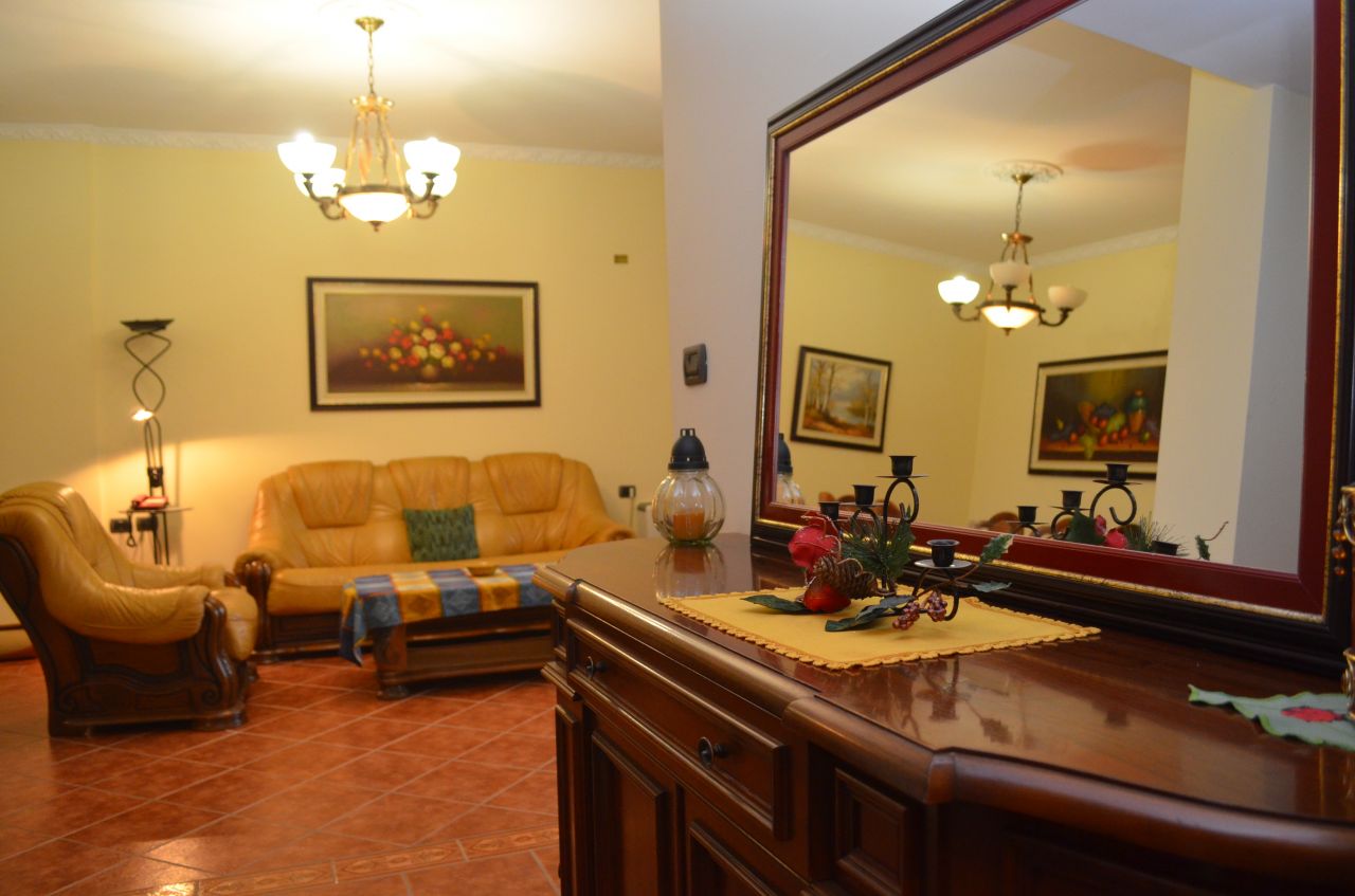 Appartamento in affitto in via Ismail Qemali a Tirana, Albania.