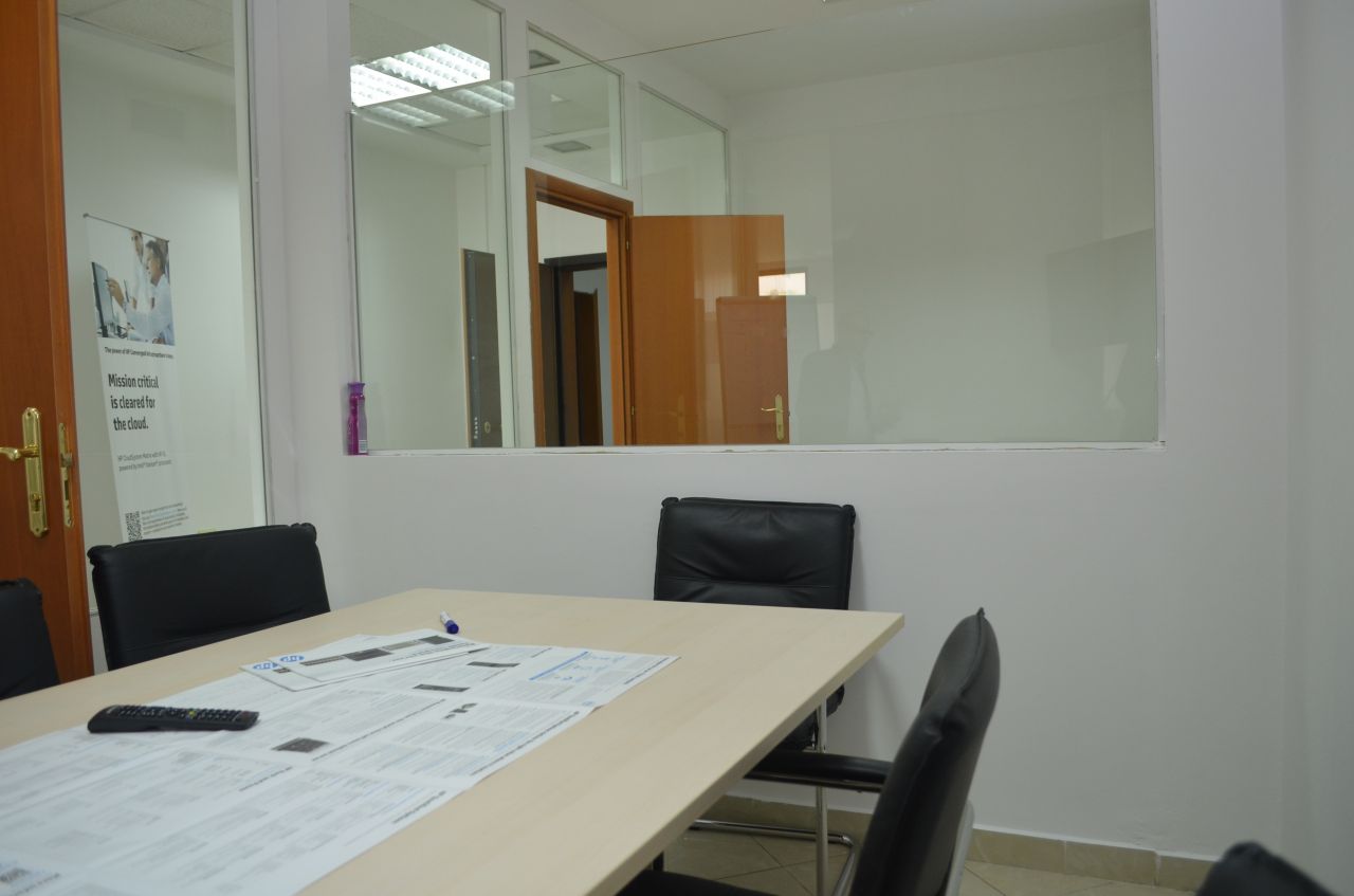 Kiadó irodák Tiranában