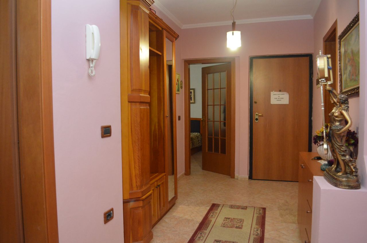Apartment with three bedrooms for rent in Tirana 