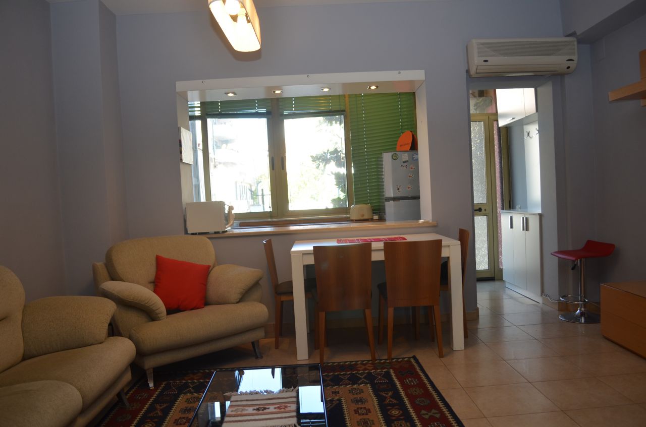 Appartamento con una camera da letto e con giardino in affitto a Tirana 