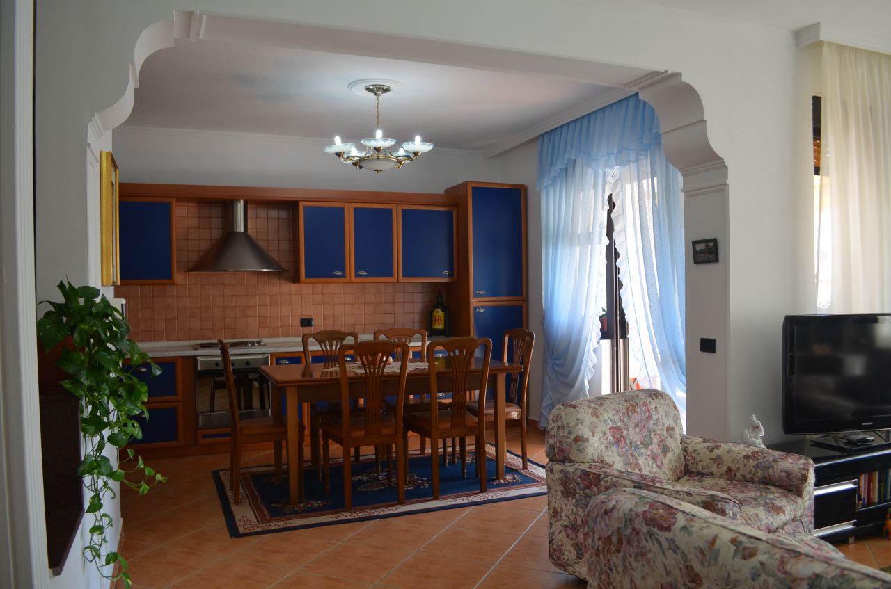 Appartamento in affitto a Tirana Blloku Area 3 camere da letto