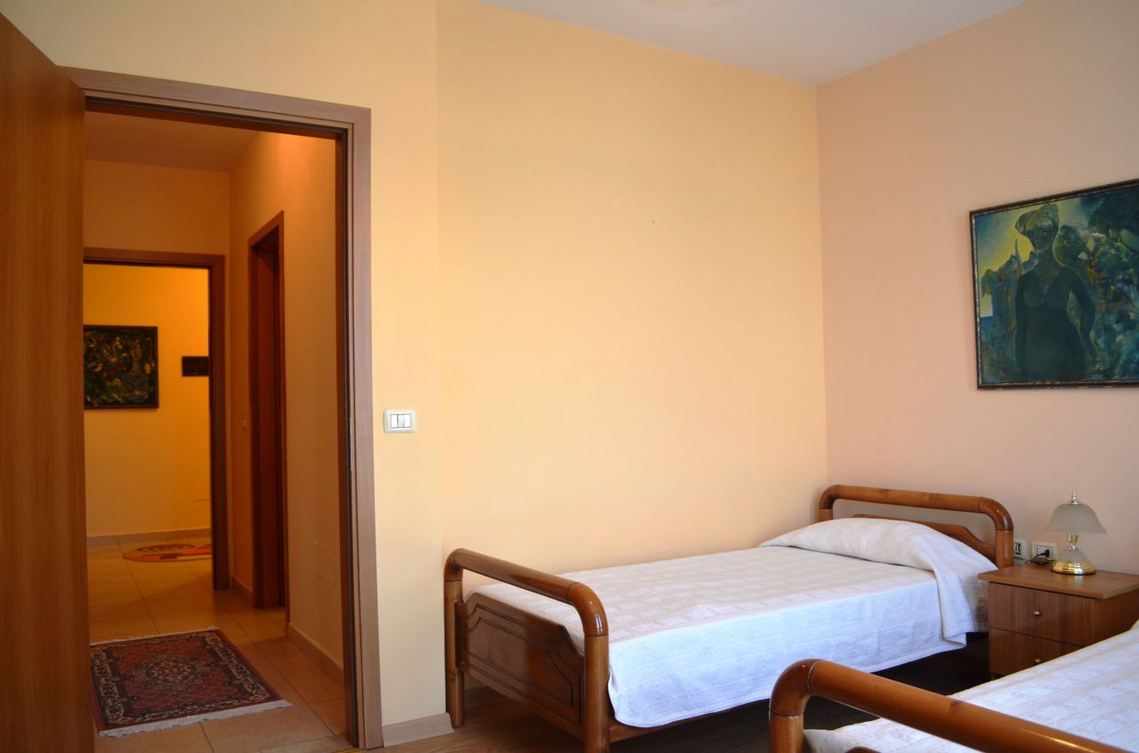 Appartamento con due camere da letto in affitto a Tirana 