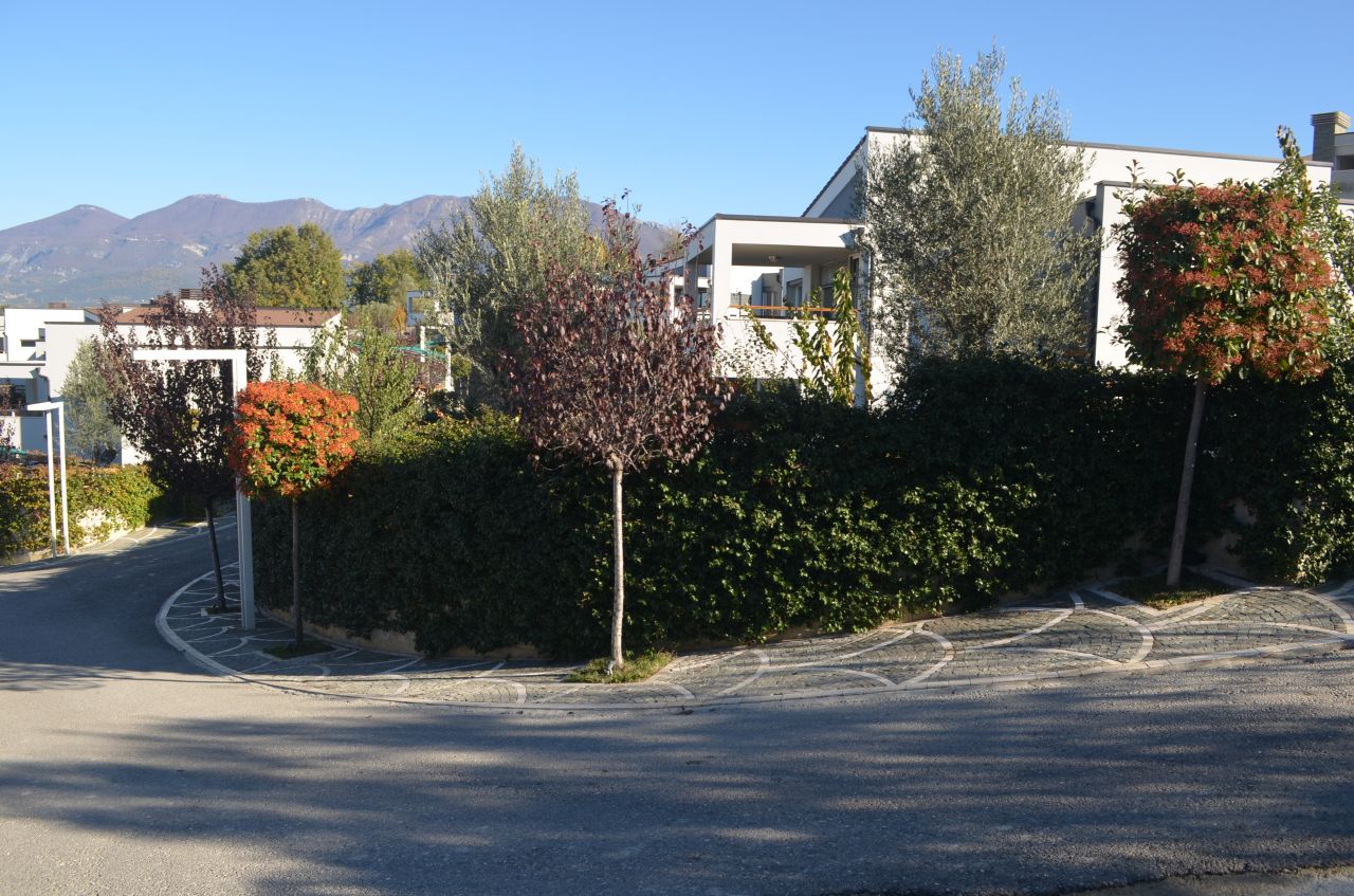 Splendida villa in affitto a Tirana a Long Hill Rezidenca