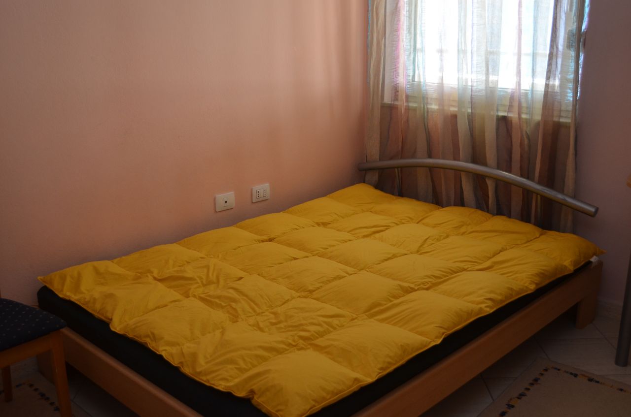 Appartamento a Tirana in Affitto con Due Camera di Letto