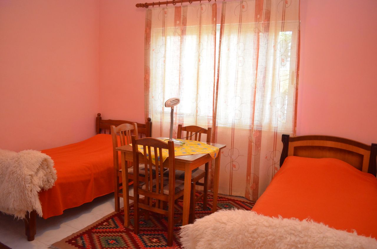 Apartament me dy dhoma gjumi me qira ne Tirane 