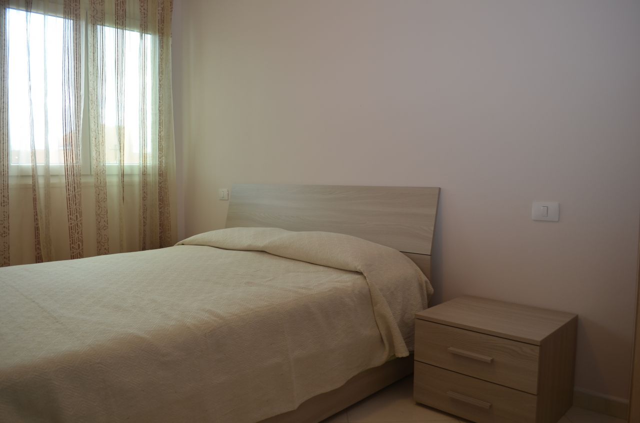 Jepet me Qera Apartament me dy dhoma gjumi ne Tirane