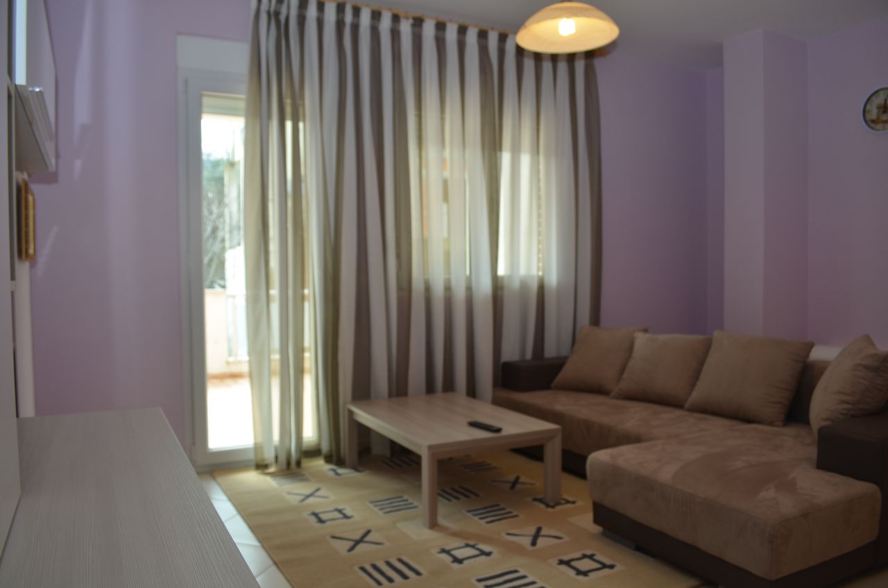 Appartamento in Affitto con due camere da letto a Tirana