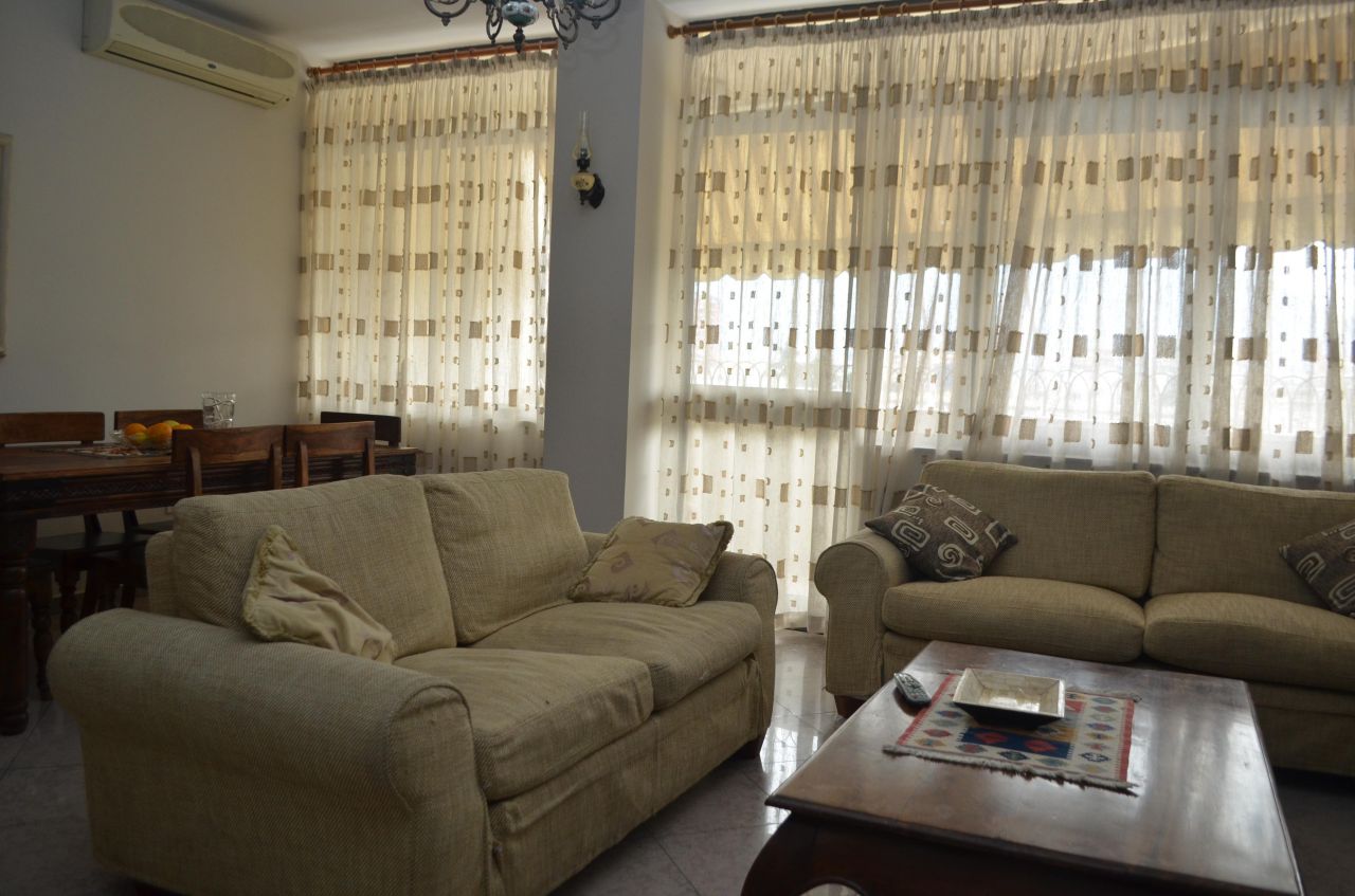 Appartamento  Spazioso con tre camere  da letto  in affitto, nell area di Bllocco, a Tirana