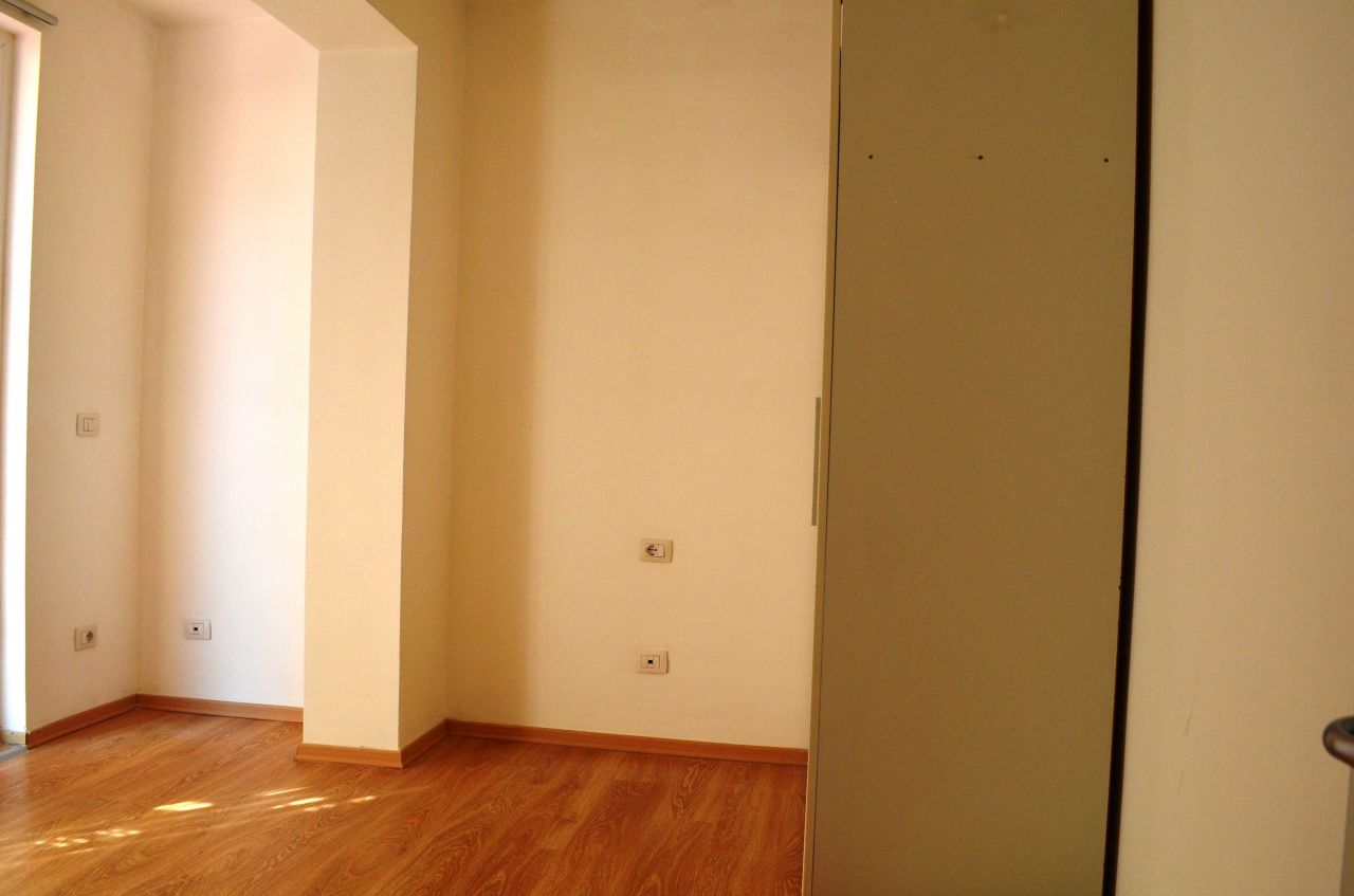 Duplex with three bedrooms for rent in Tirana