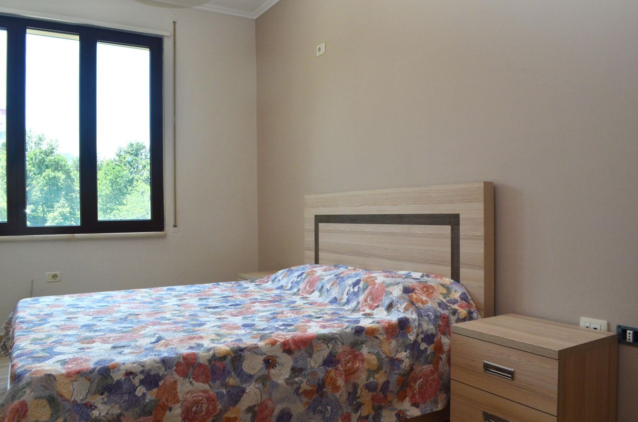 Appartamento in affitto a Tirana. Appartamento con tre camere da letto in affitto in Albania.